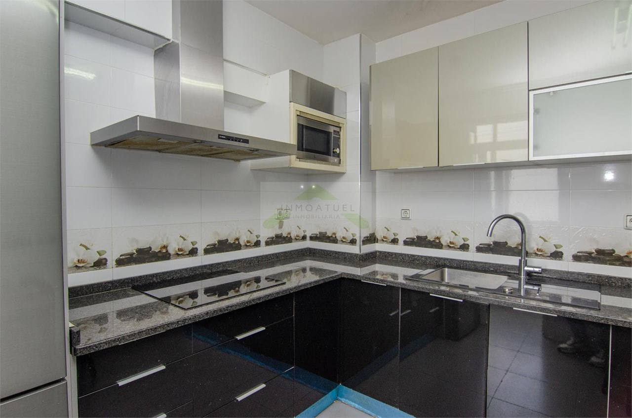 Foto 8 Piso de 123m2 útiles sobre Avenida Arteixo (frente a Vioño).- 