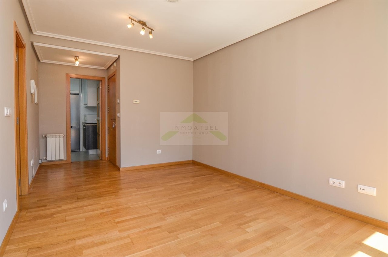 Foto 4 Piso de 75m2, zona Parque de Vioño (incluye garaje y trastero).-  