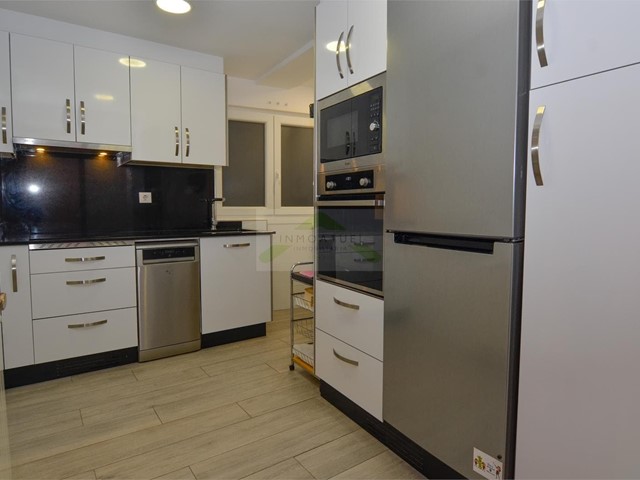 Piso de 80m2 con ascensor, zona Juan Flórez.-  - A Coruña