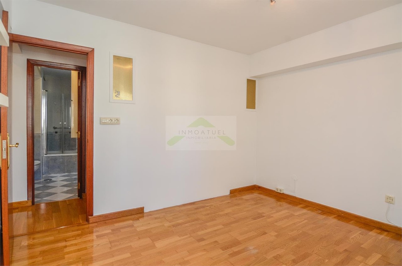 Foto 20 Piso de 80m2 con ascensor, zona Juan Flórez.- 