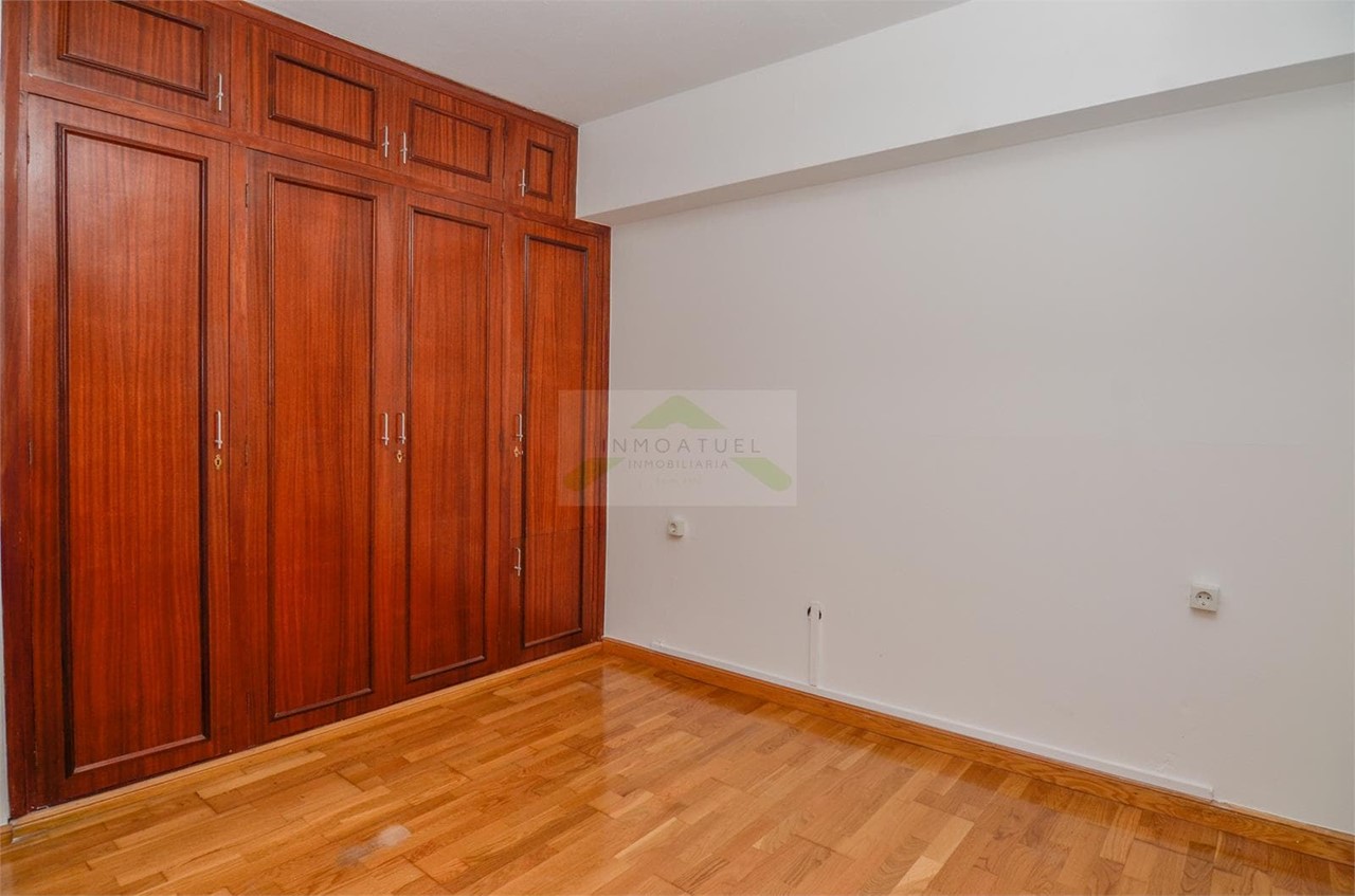 Foto 21 Piso de 80m2 con ascensor, zona Juan Flórez.- 