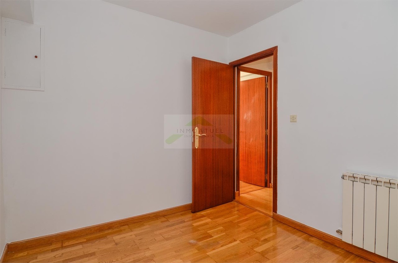 Foto 23 Piso de 80m2 con ascensor, zona Juan Flórez.- 