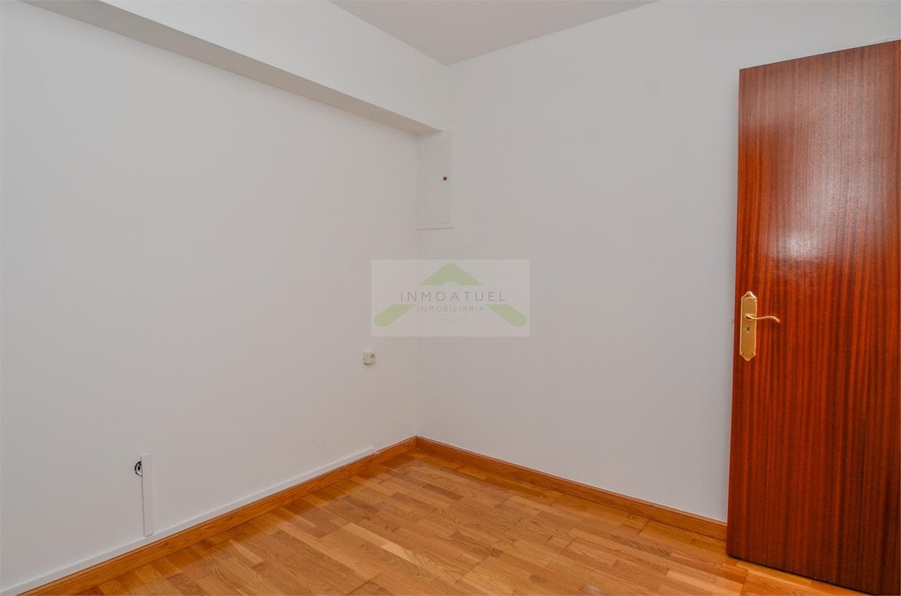 Foto 24 Piso de 80m2 con ascensor, zona Juan Flórez.- 