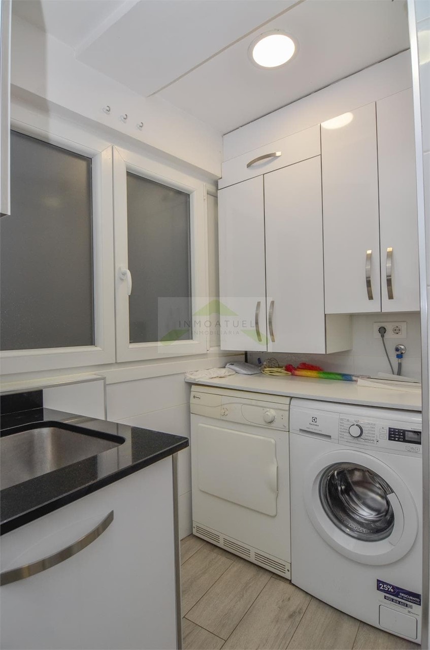 Foto 3 Piso de 80m2 con ascensor, zona Juan Flórez.- 