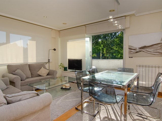Piso de 84m2 con terraza , muy soleado y luminoso. Frente al Parque de Vioño. - A Coruña