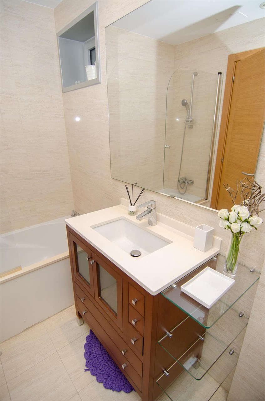 Foto 14 Piso de 84m2 exterior con balcón, zona Parque de Vioño.- 