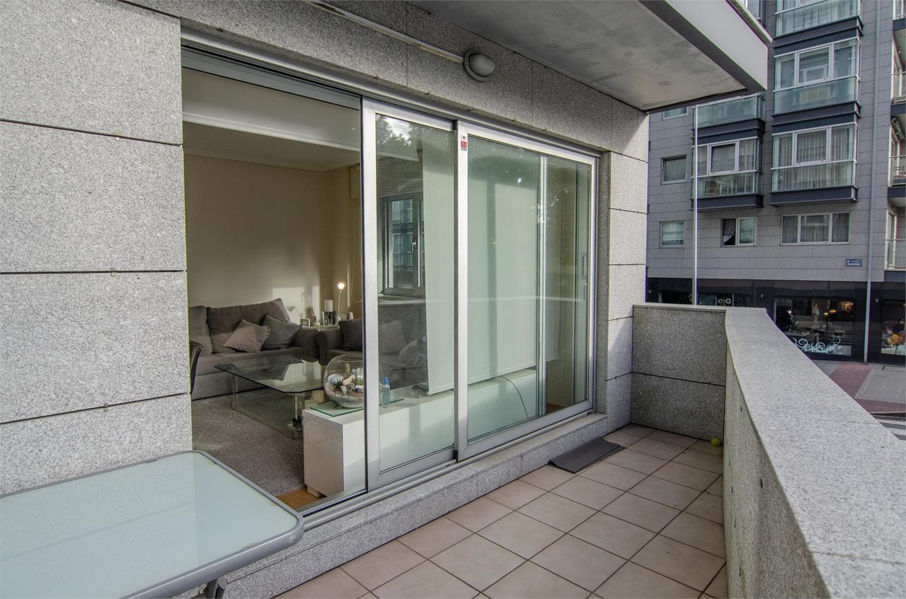 Foto 19 Piso de 84m2 exterior con balcón, zona Parque de Vioño.- 