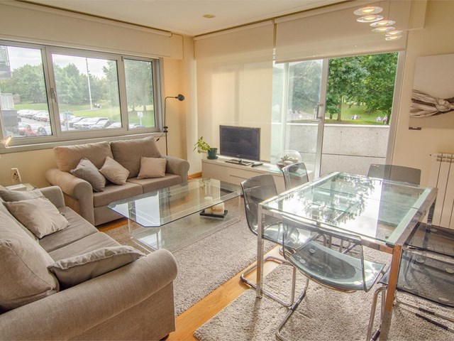 Piso de 84m2 exterior con balcón, zona Parque de Vioño.-  - A Coruña