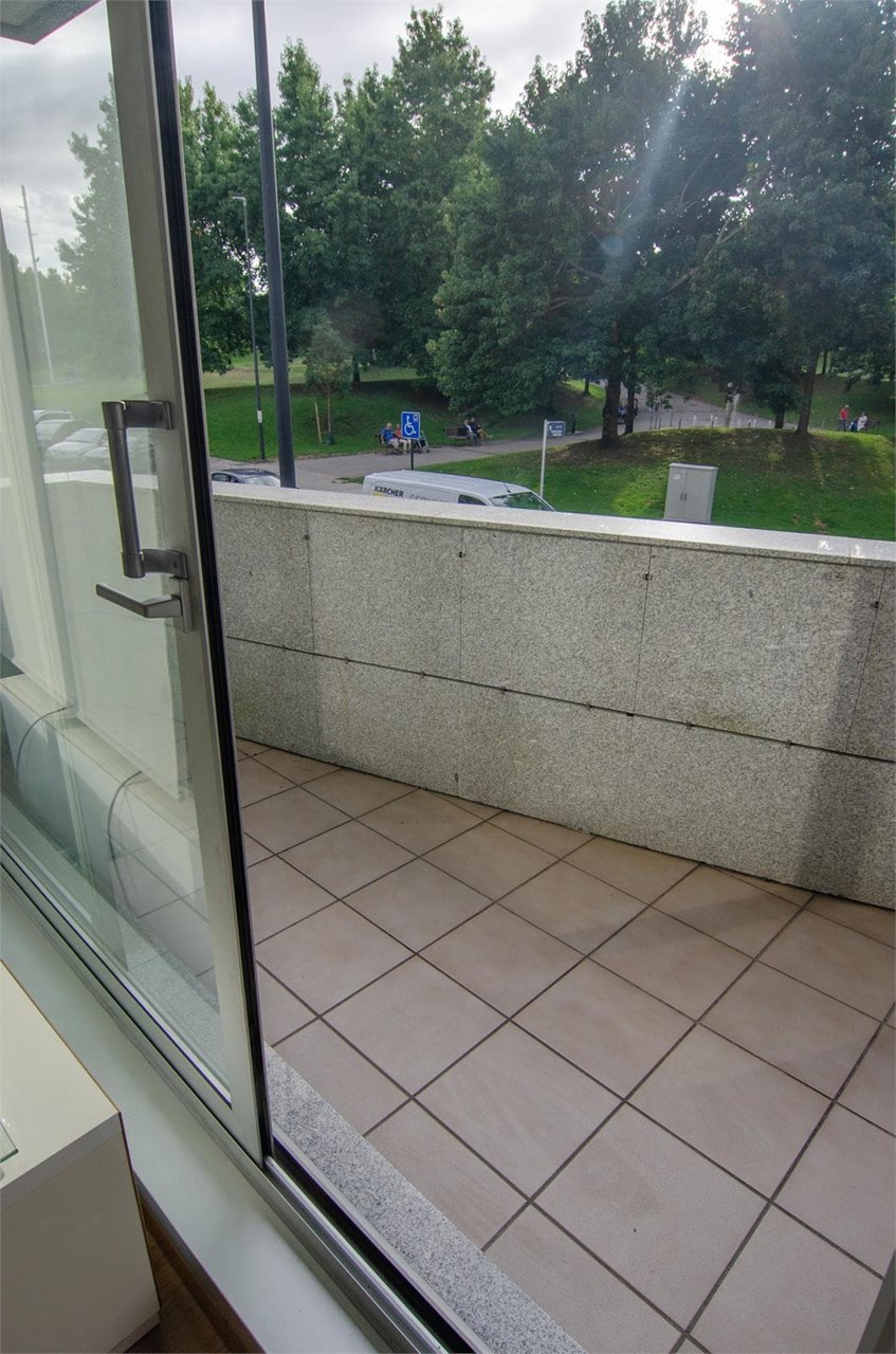 Foto 20 Piso de 84m2 exterior con balcón, zona Parque de Vioño.- 
