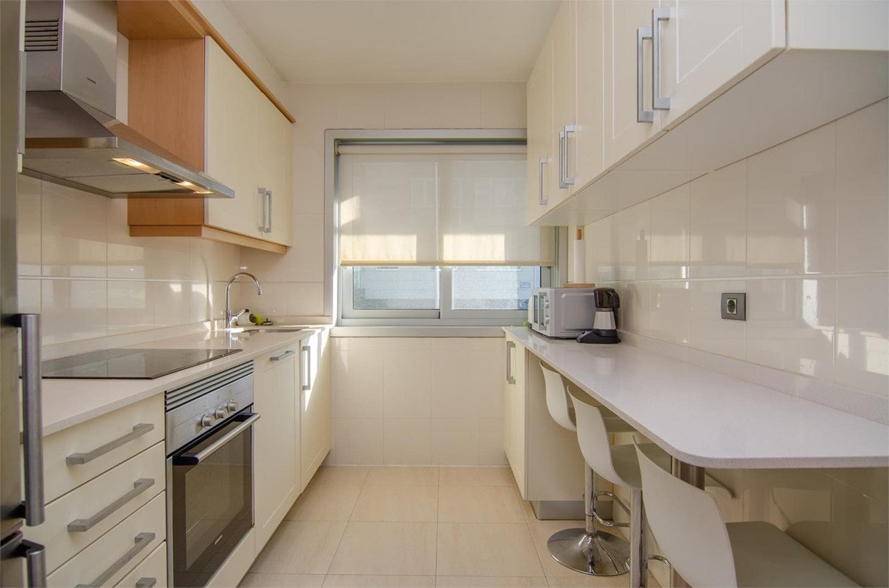 Foto 11 Piso de 84m2 exterior con balcón, zona Parque de Vioño.-
