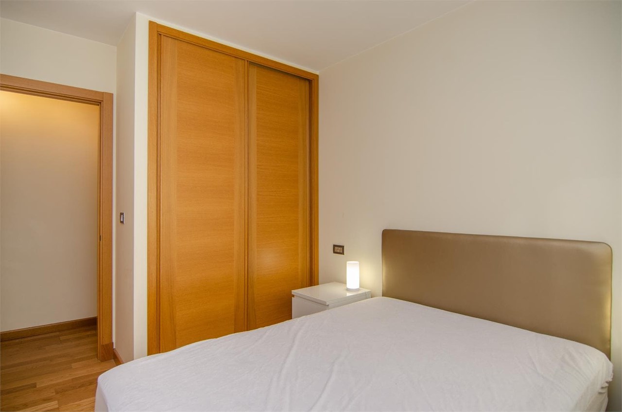 Foto 13 Piso de 84m2 exterior con balcón, zona Parque de Vioño.-