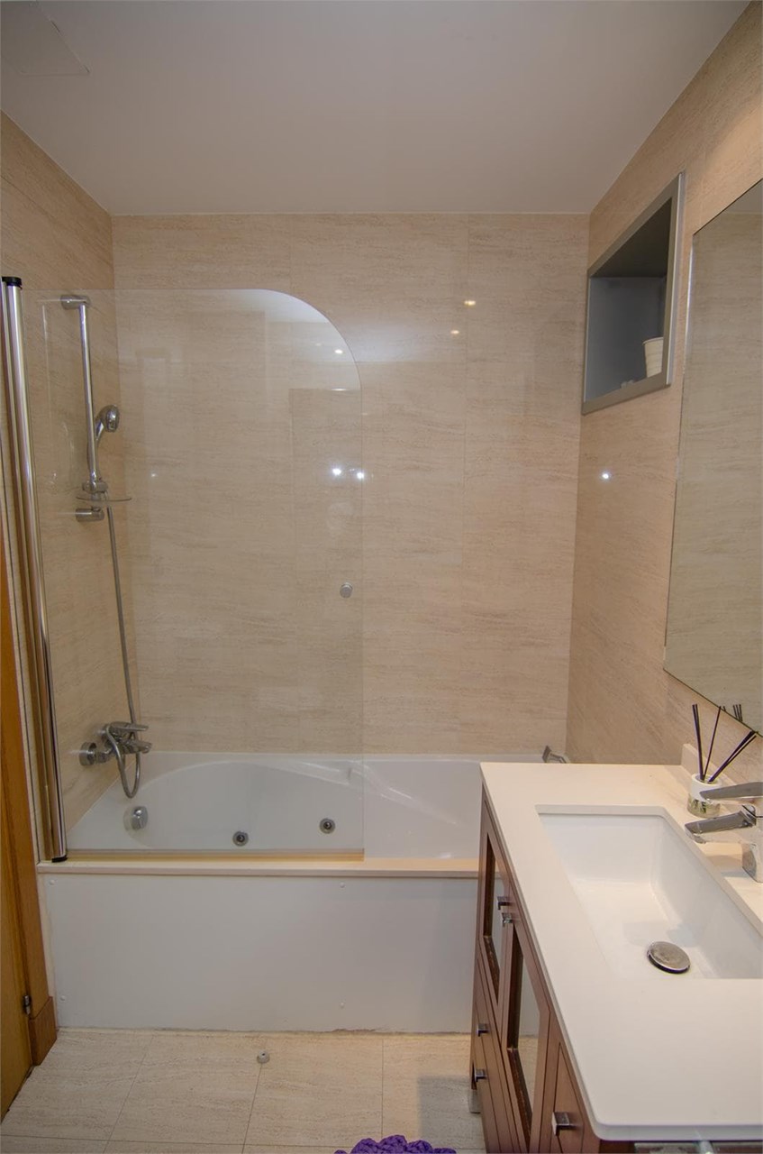 Foto 22 Piso de 84m2 exterior con balcón, zona Parque de Vioño.-
