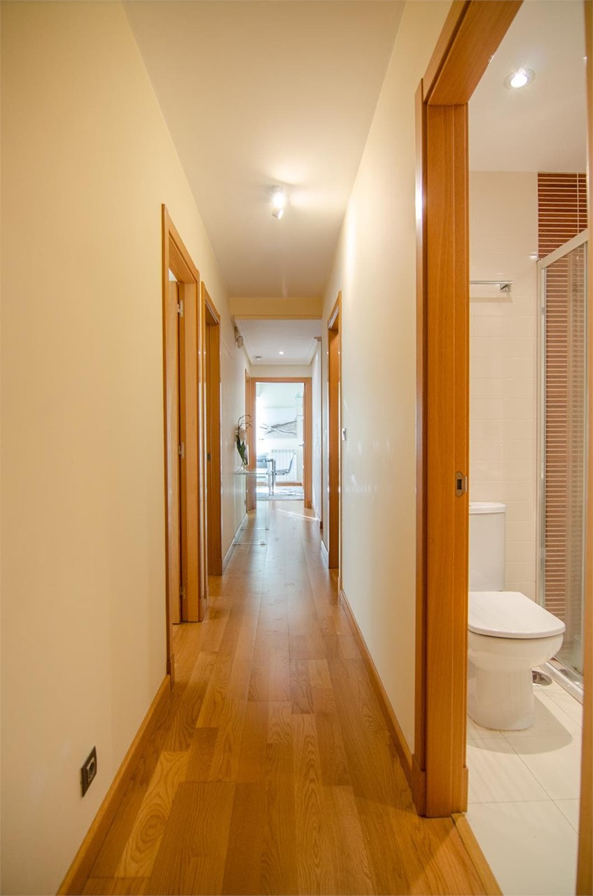 Foto 31 Piso de 84m2 exterior con balcón, zona Parque de Vioño.-