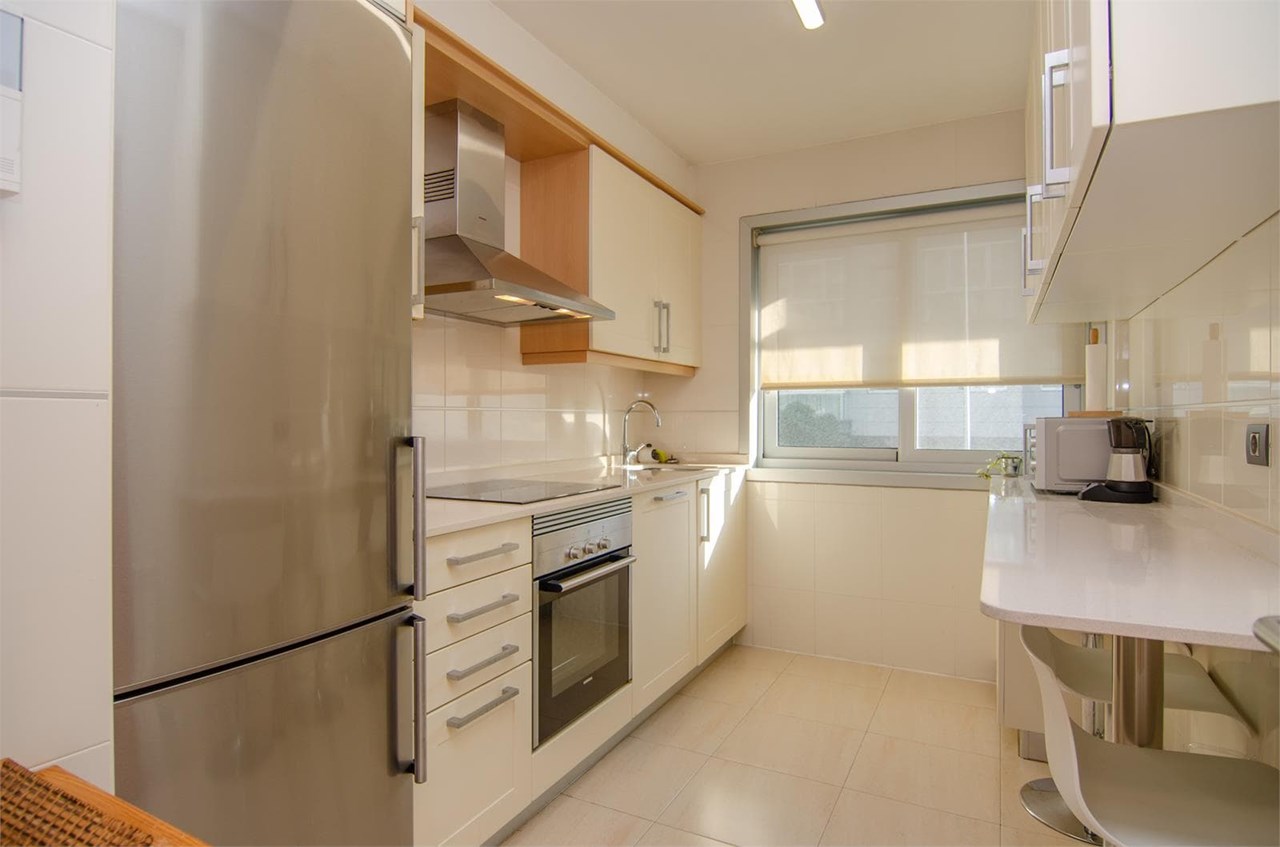 Foto 8 Piso de 84m2 exterior con balcón, zona Parque de Vioño.-