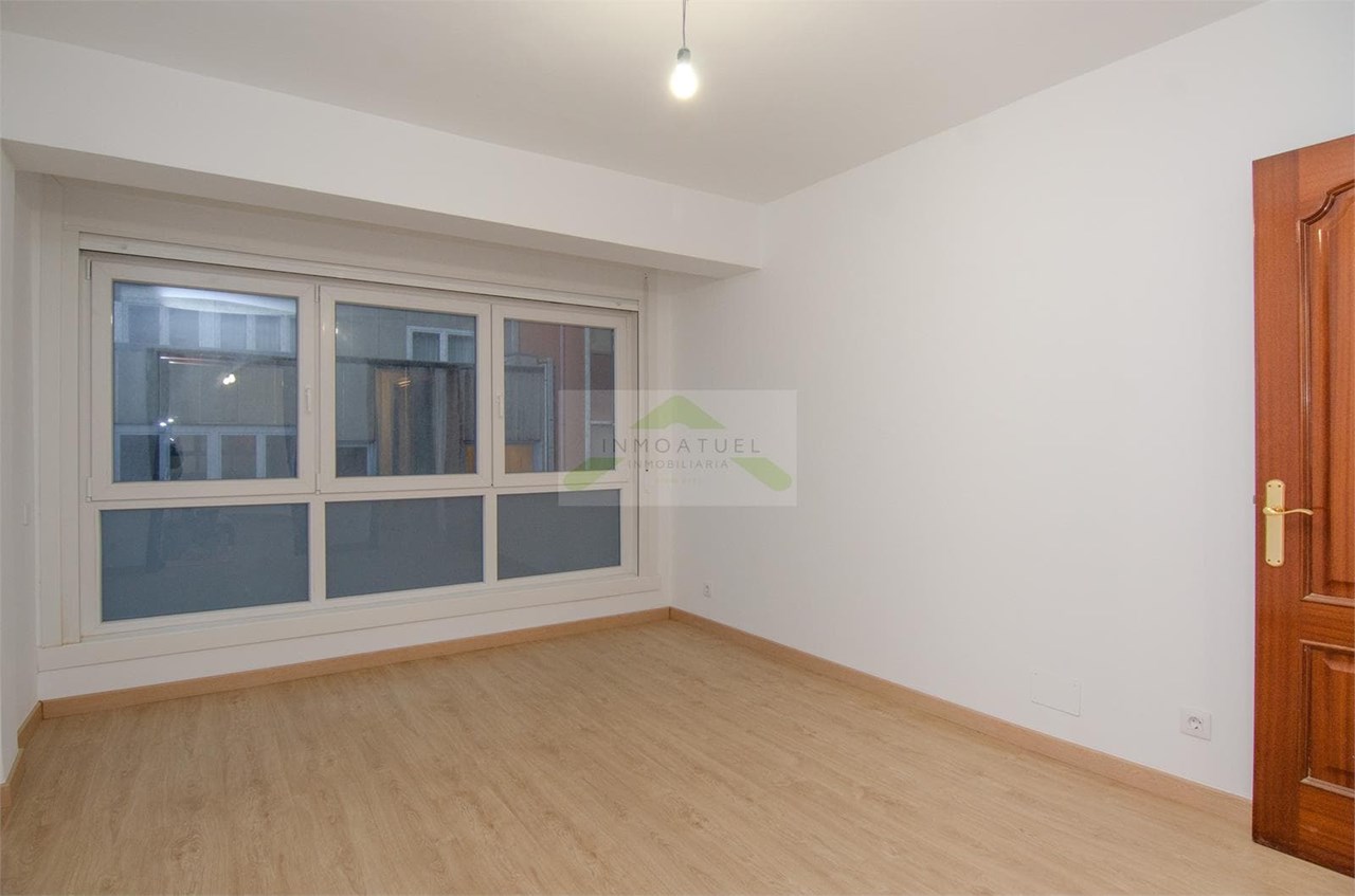 Foto 10 Piso de 86 m² exterior, reformado a estrenar, junto a la Ronda de Outeiro (próximo a Av.Arteixo).