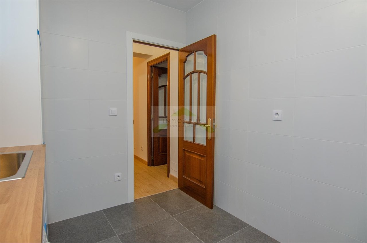 Foto 7 Piso de 86 m² exterior, reformado a estrenar, junto a la Ronda de Outeiro (próximo a Av.Arteixo).