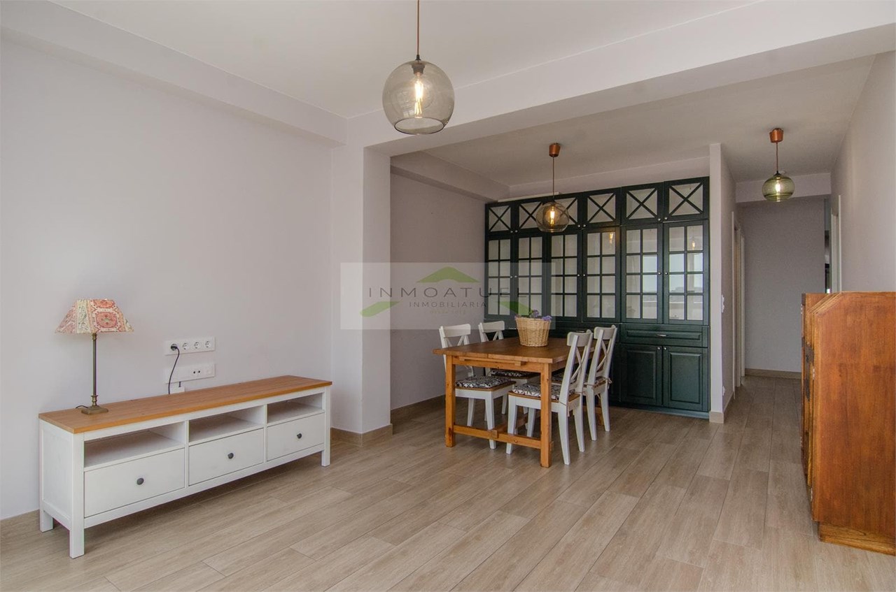 Foto 11 Piso exterior completamente reformado, zona Mallos (Listo para vivir).- 