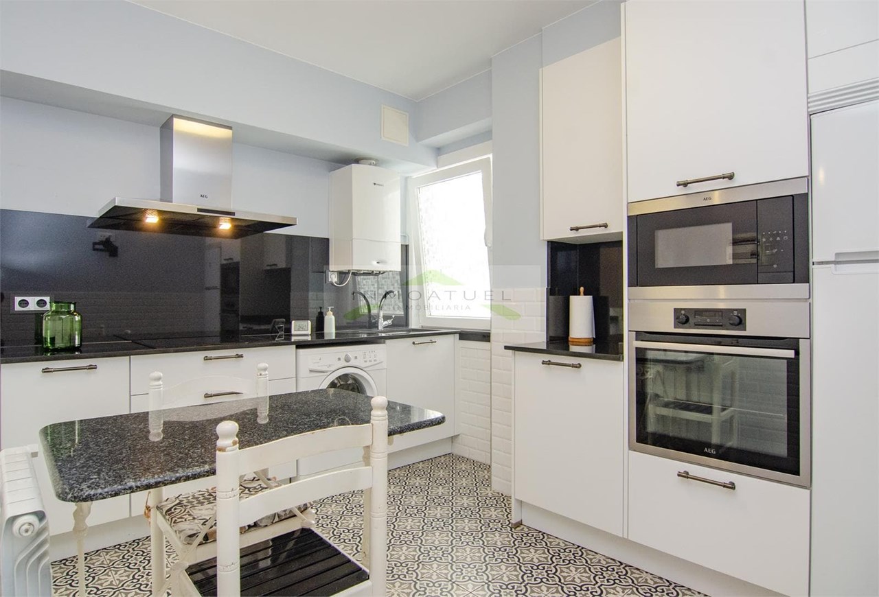Foto 1 Piso exterior completamente reformado, zona Mallos (Listo para vivir).- 