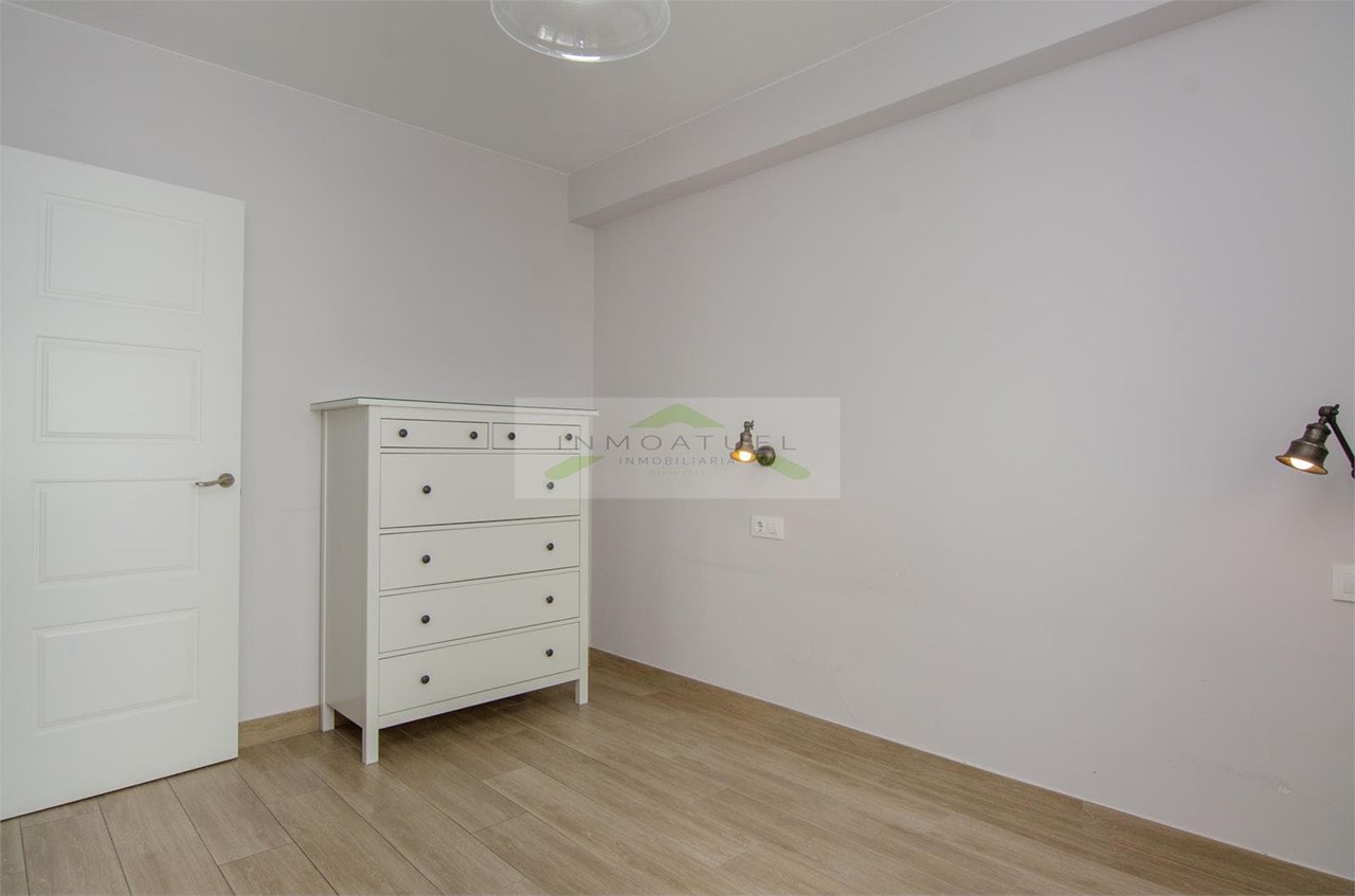 Foto 20 Piso exterior completamente reformado, zona Mallos (Listo para vivir).- 