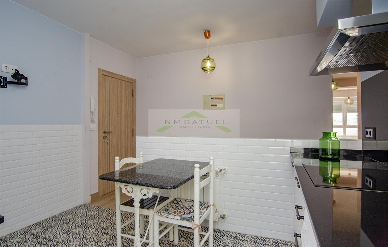 Foto 4 Piso exterior completamente reformado, zona Mallos (Listo para vivir).- 