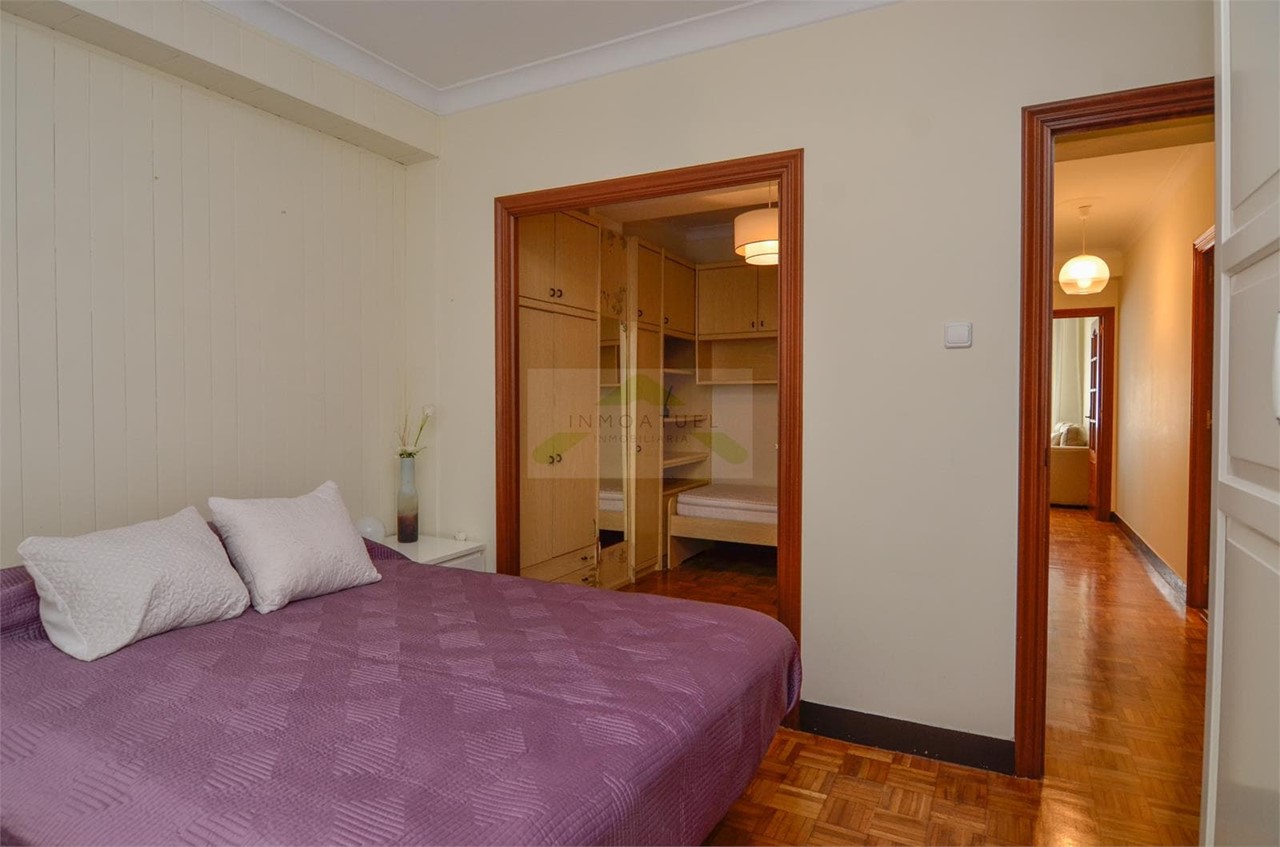 Foto 10 Piso exterior de 64m2 con ascensor, zona Los Mallos.- 