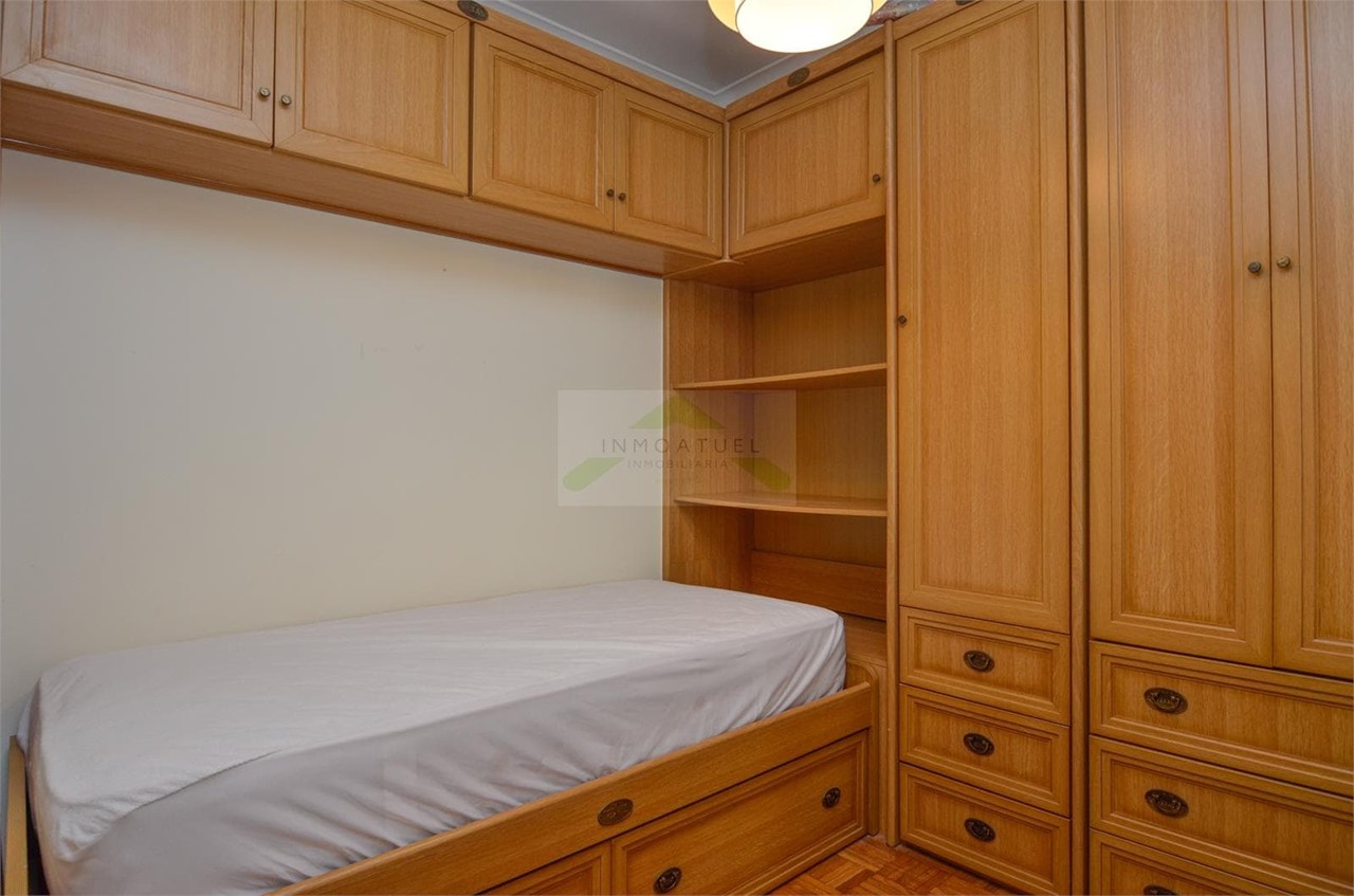 Foto 15 Piso exterior de 64m2 con ascensor, zona Los Mallos.- 
