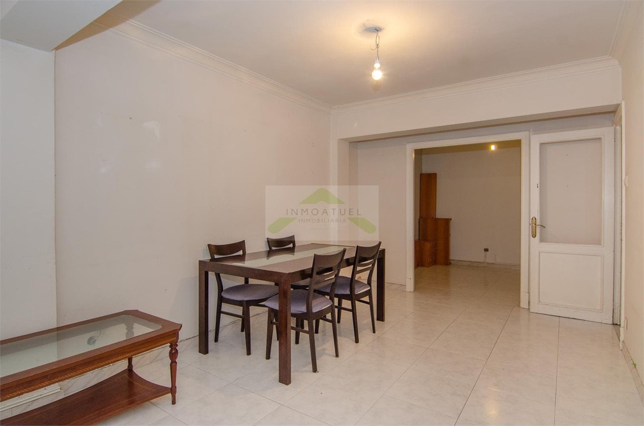 Foto 12 Piso exterior de 75m2, zona Mallos (a menos de 200 metros de la Estación de trenes - Intermodal).- 