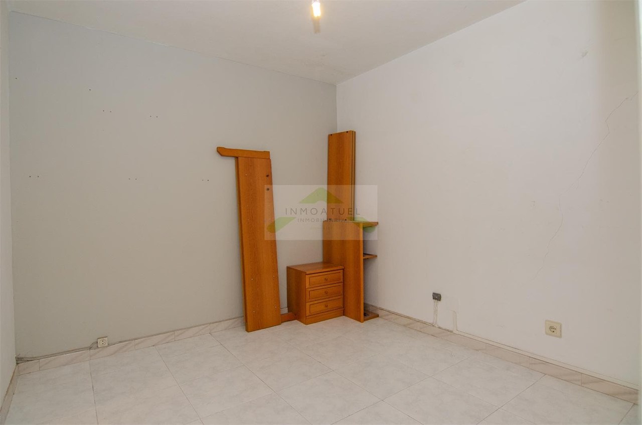 Foto 15 Piso exterior de 75m2, zona Mallos (a menos de 200 metros de la Estación de trenes - Intermodal).- 