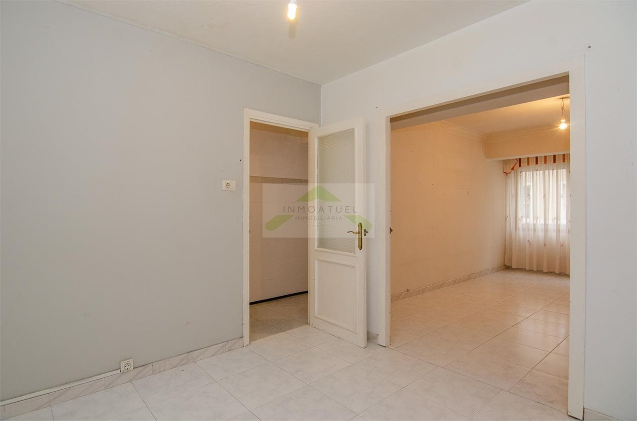 Foto 16 Piso exterior de 75m2, zona Mallos (a menos de 200 metros de la Estación de trenes - Intermodal).- 