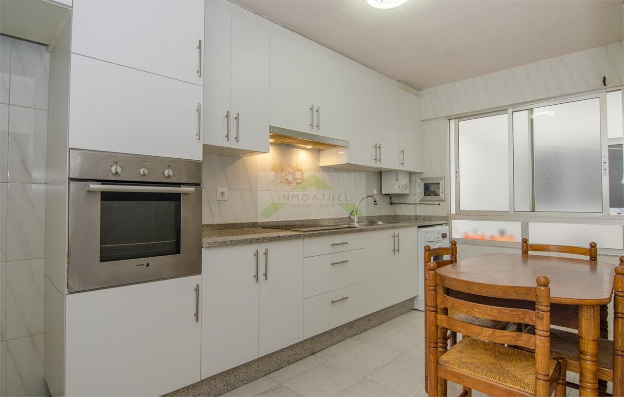 Foto 1 Piso exterior de 75m2, zona Mallos (a menos de 200 metros de la Estación de trenes - Intermodal).- 