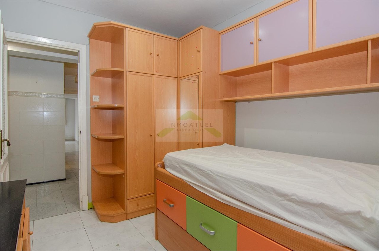 Foto 20 Piso exterior de 75m2, zona Mallos (a menos de 200 metros de la Estación de trenes - Intermodal).- 