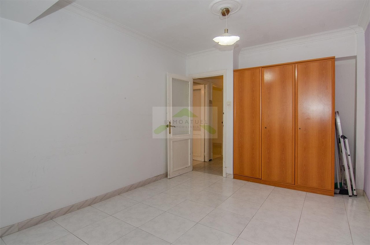 Foto 23 Piso exterior de 75m2, zona Mallos (a menos de 200 metros de la Estación de trenes - Intermodal).- 