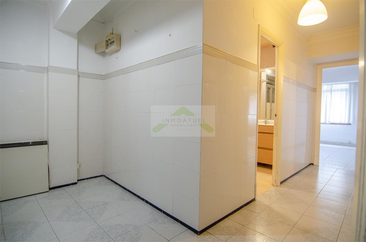 Foto 27 Piso exterior de 75m2, zona Mallos (a menos de 200 metros de la Estación de trenes - Intermodal).- 