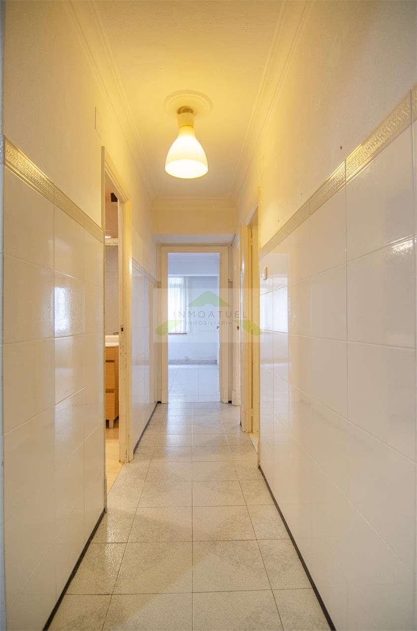 Foto 28 Piso exterior de 75m2, zona Mallos (a menos de 200 metros de la Estación de trenes - Intermodal).- 