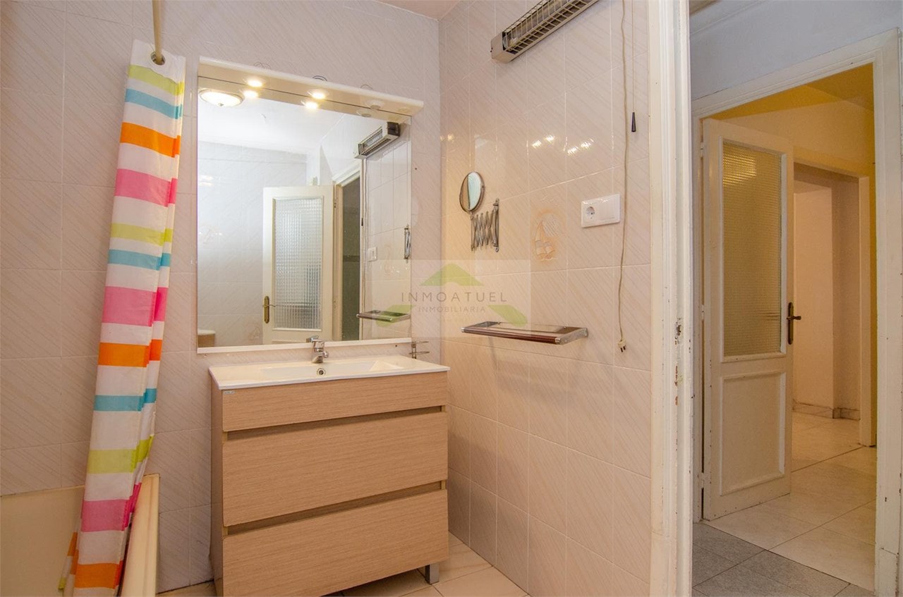 Foto 6 Piso exterior de 75m2, zona Mallos (a menos de 200 metros de la Estación de trenes - Intermodal).- 