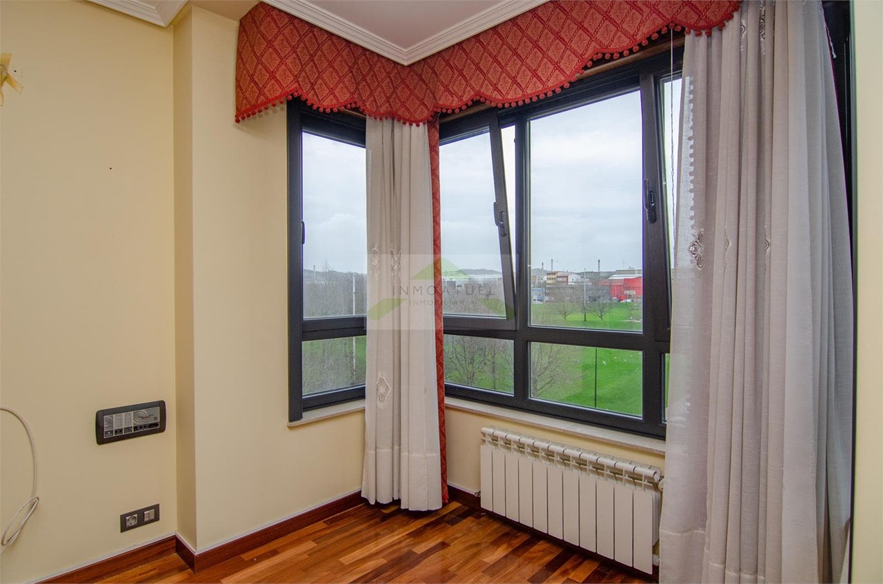 Foto 12 Piso exterior de 77m2 con vistas despejadas al Parque de Vioño.-