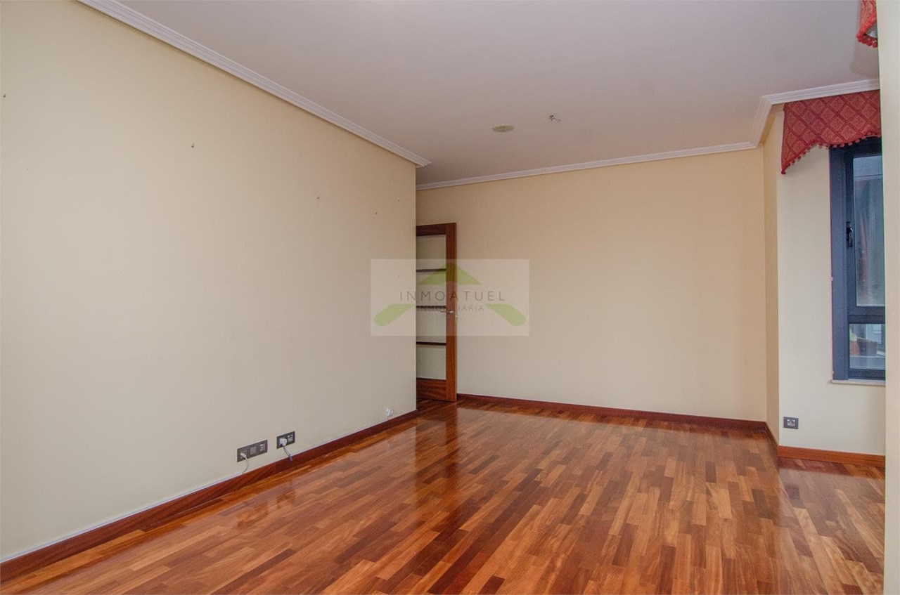 Foto 15 Piso exterior de 77m2 con vistas despejadas al Parque de Vioño.-