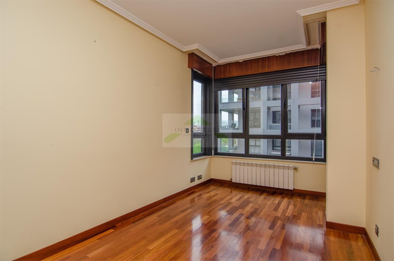 Foto 19 Piso exterior de 77m2 con vistas despejadas al Parque de Vioño.-