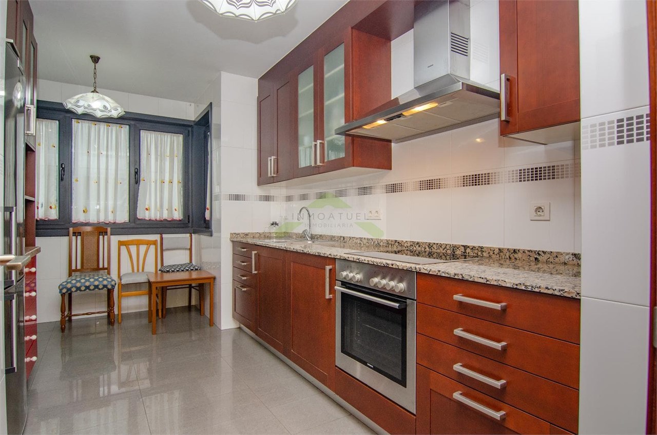 Foto 1 Piso exterior de 77m2 con vistas despejadas al Parque de Vioño.-