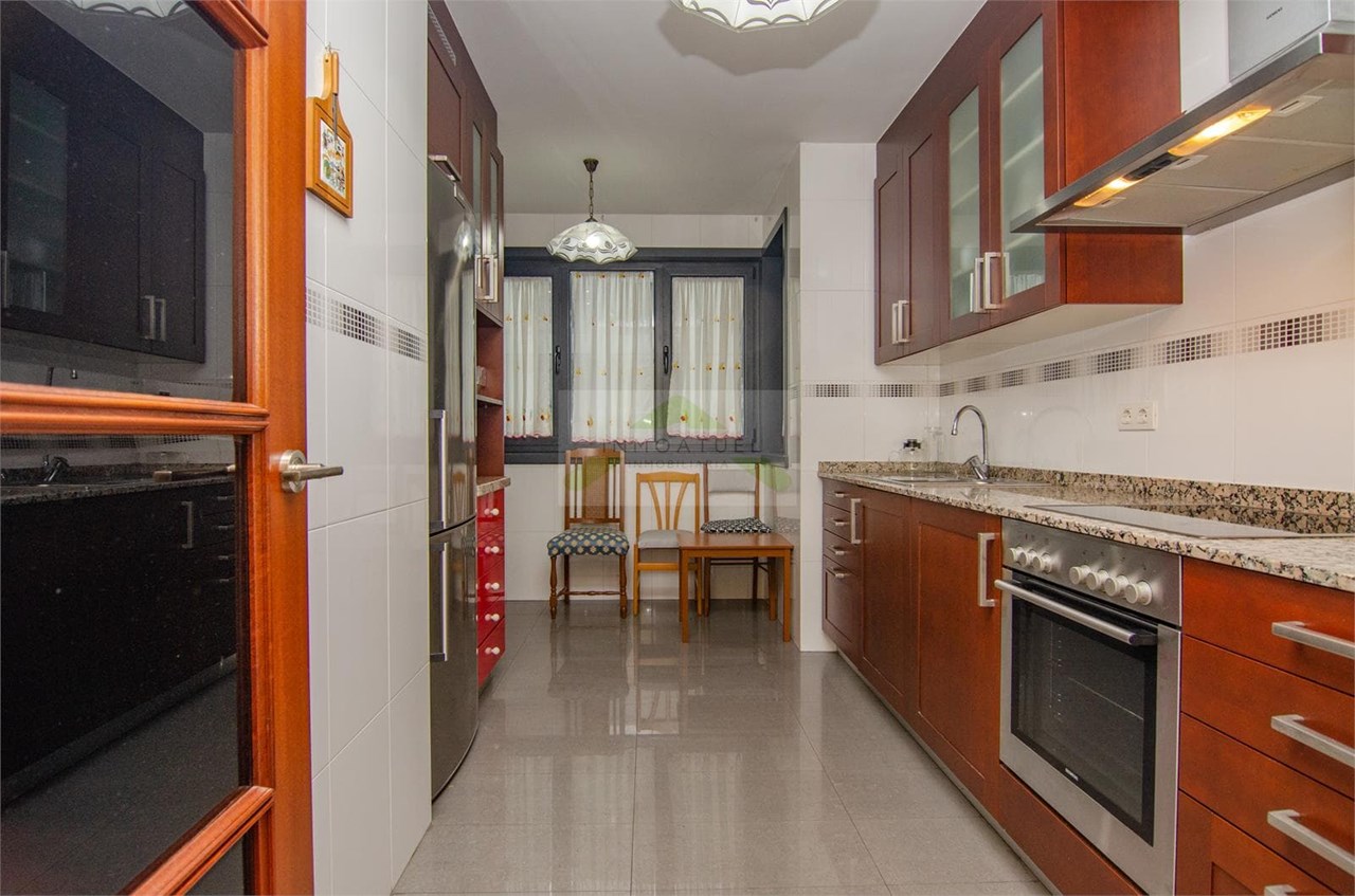 Foto 4 Piso exterior de 77m2 con vistas despejadas al Parque de Vioño.-