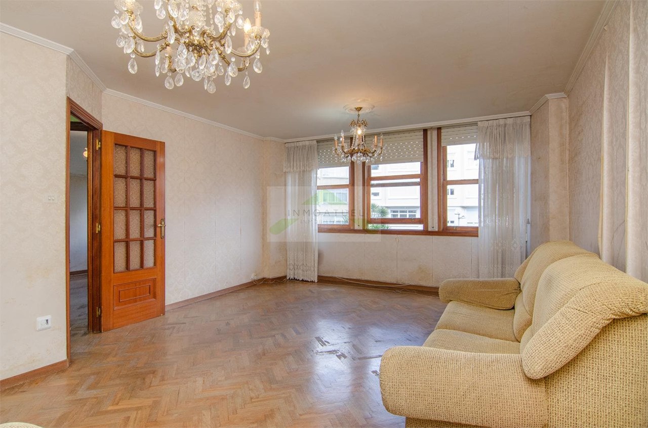 Foto 1 Piso exterior de 88 m² construidos ubicado en Plaza Padre José Rubinos.