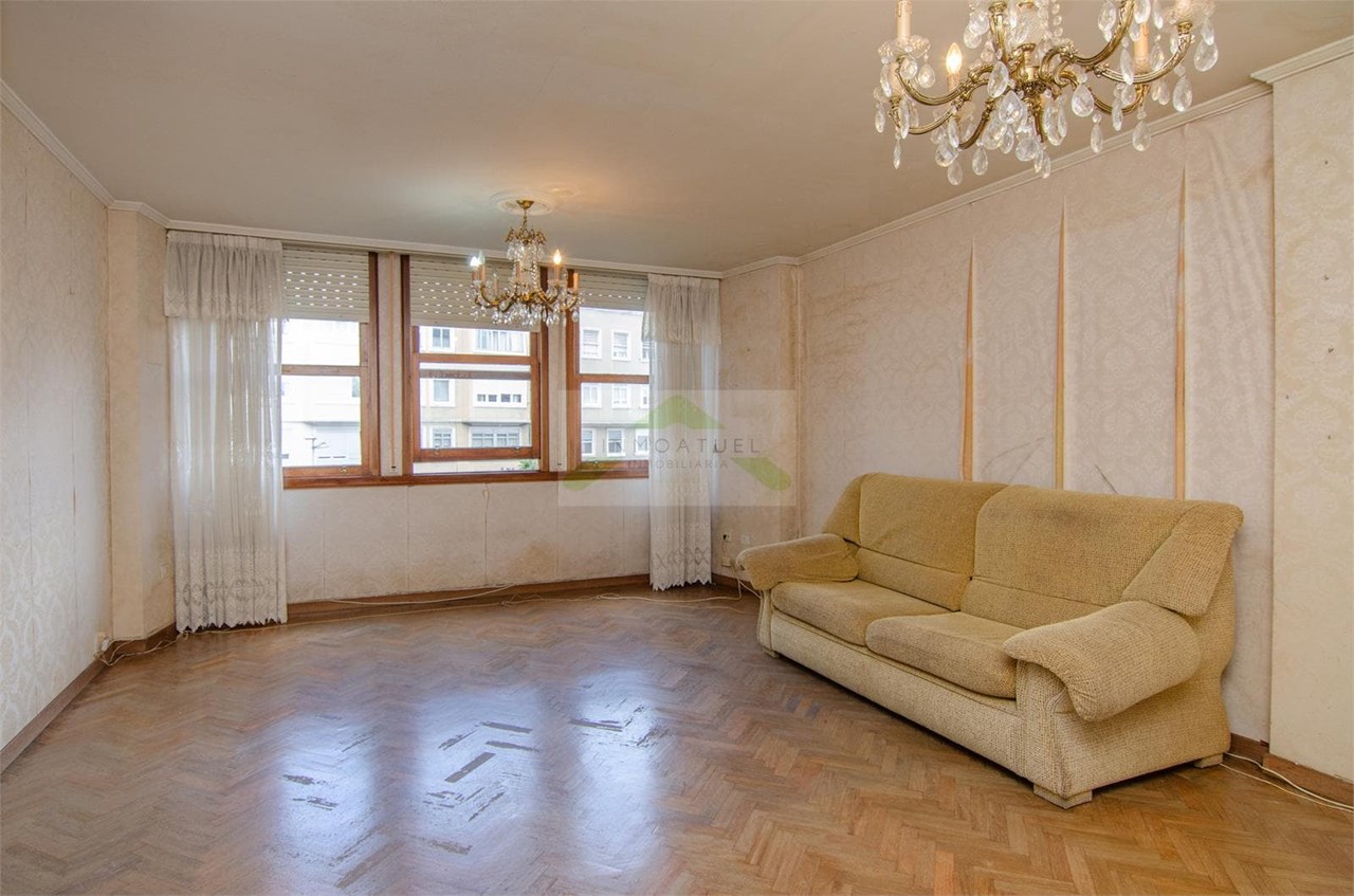 Foto 2 Piso exterior de 88 m² construidos ubicado en Plaza Padre José Rubinos.