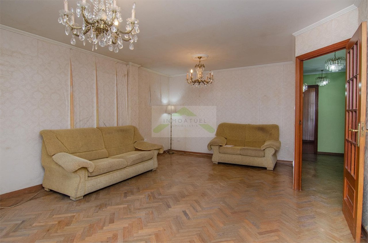 Foto 3 Piso exterior de 88 m² construidos ubicado en Plaza Padre José Rubinos.