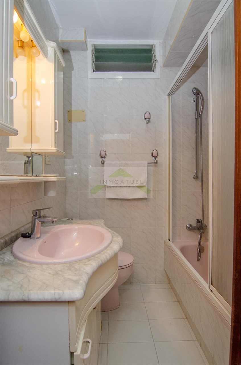 Foto 11 Piso muy luminoso de 95m2 con 5 dormitorios próximo a la intermodal y Parque de Vioño.-  