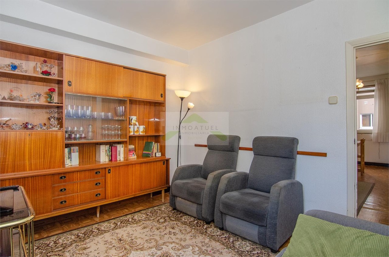 Foto 13 Piso muy luminoso de 95m2 con 5 dormitorios próximo a la intermodal y Parque de Vioño.-  