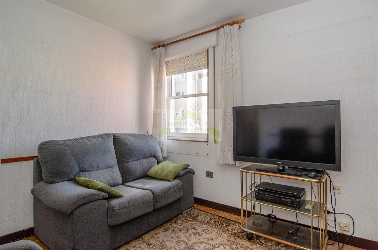 Foto 15 Piso muy luminoso de 95m2 con 5 dormitorios próximo a la intermodal y Parque de Vioño.-  