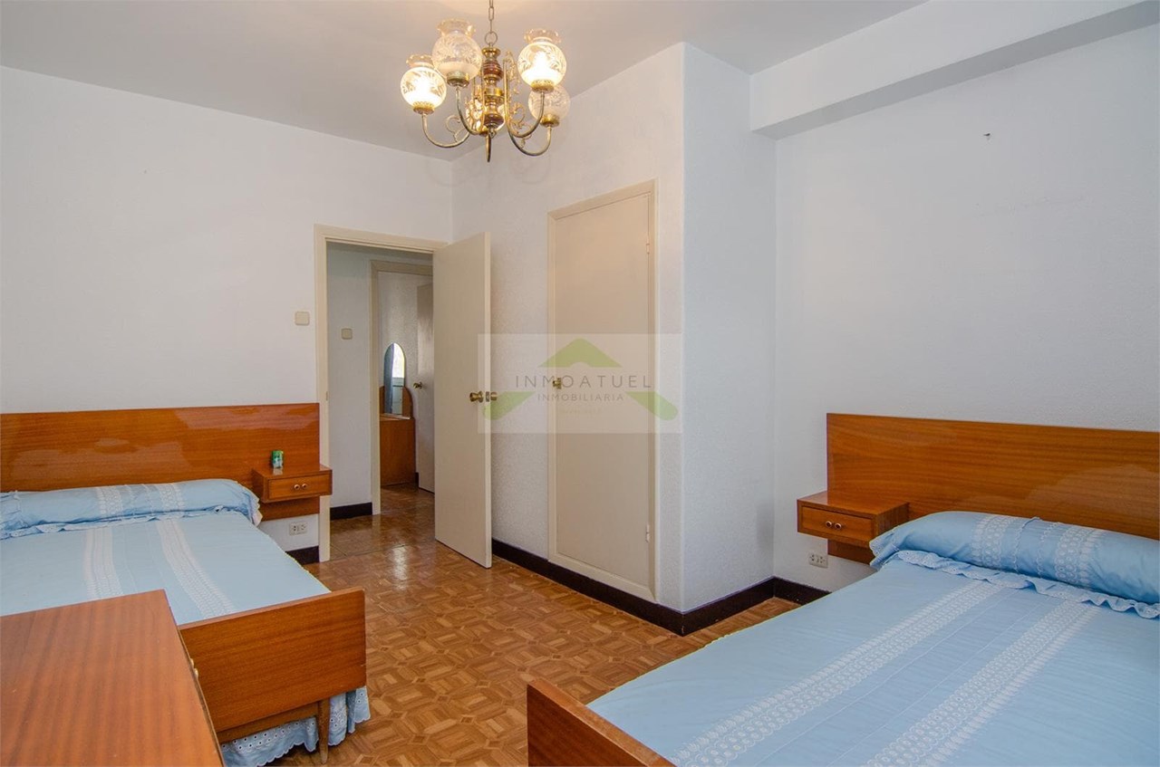 Foto 17 Piso muy luminoso de 95m2 con 5 dormitorios próximo a la intermodal y Parque de Vioño.-  