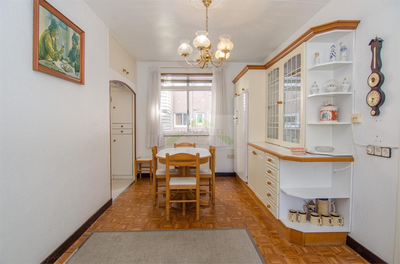 Foto 1 Piso muy luminoso de 95m2 con 5 dormitorios próximo a la intermodal y Parque de Vioño.-  