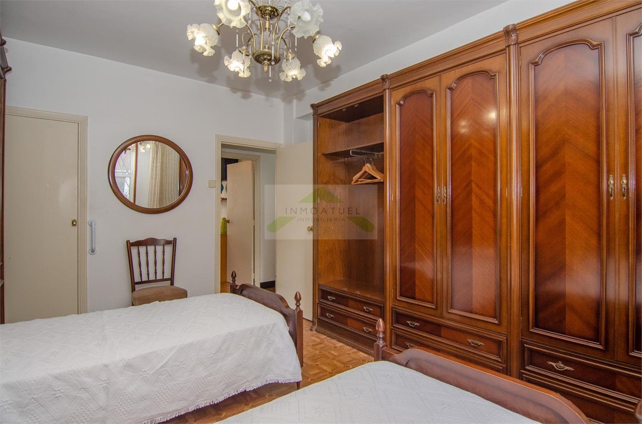 Foto 24 Piso muy luminoso de 95m2 con 5 dormitorios próximo a la intermodal y Parque de Vioño.-  