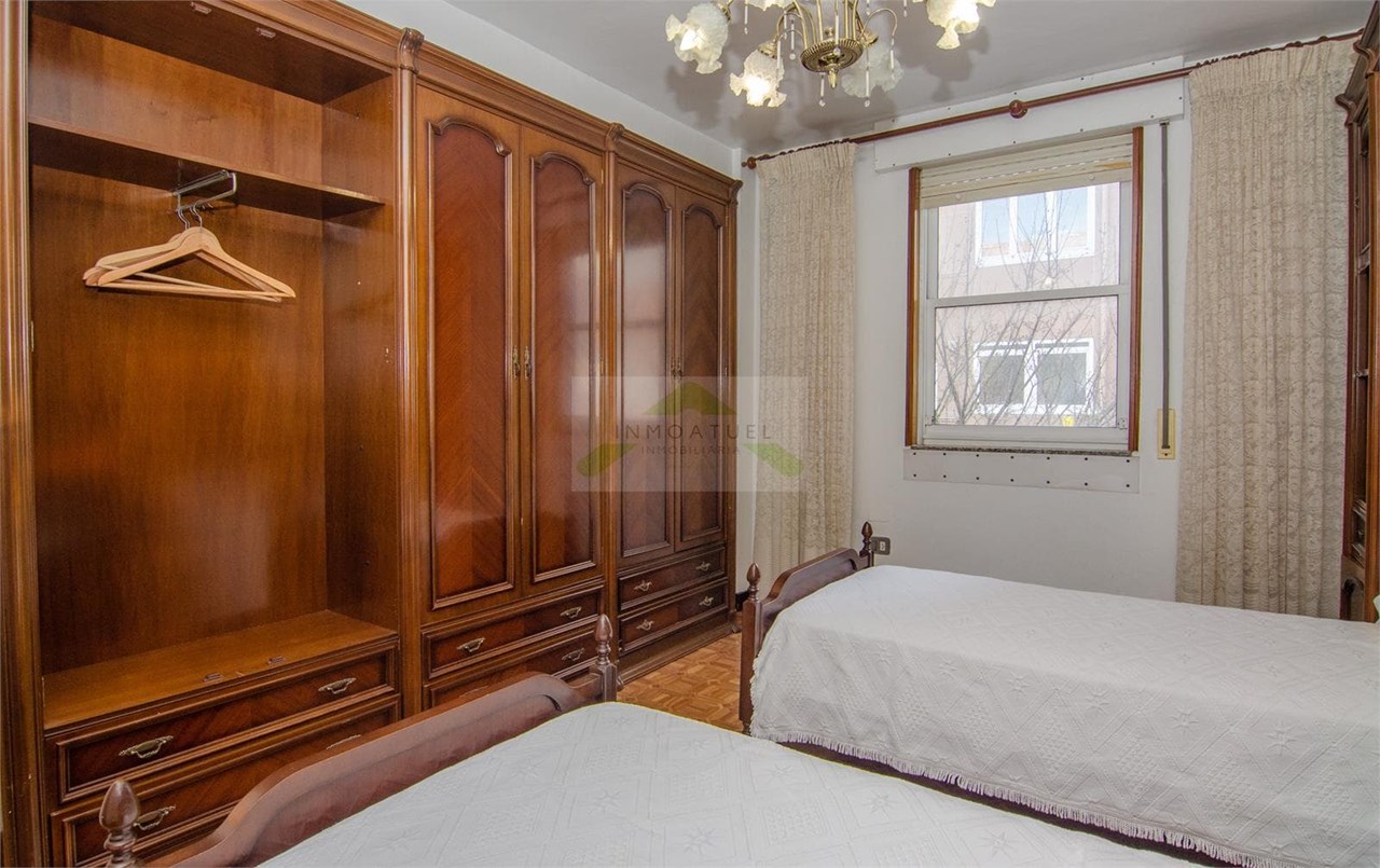 Foto 25 Piso muy luminoso de 95m2 con 5 dormitorios próximo a la intermodal y Parque de Vioño.-  